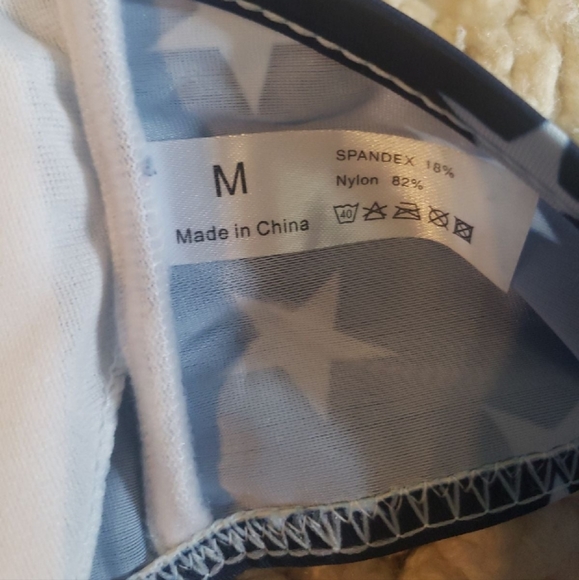 💙🩵💙 Fringe star bandeau tube style bikini top medium with flaw - Picture 4 of 5